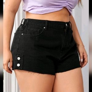 2/$20 Button detail raw hem shorts 3xl